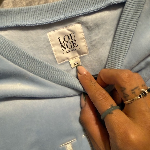 Lounge Set - Picture 3 of 3